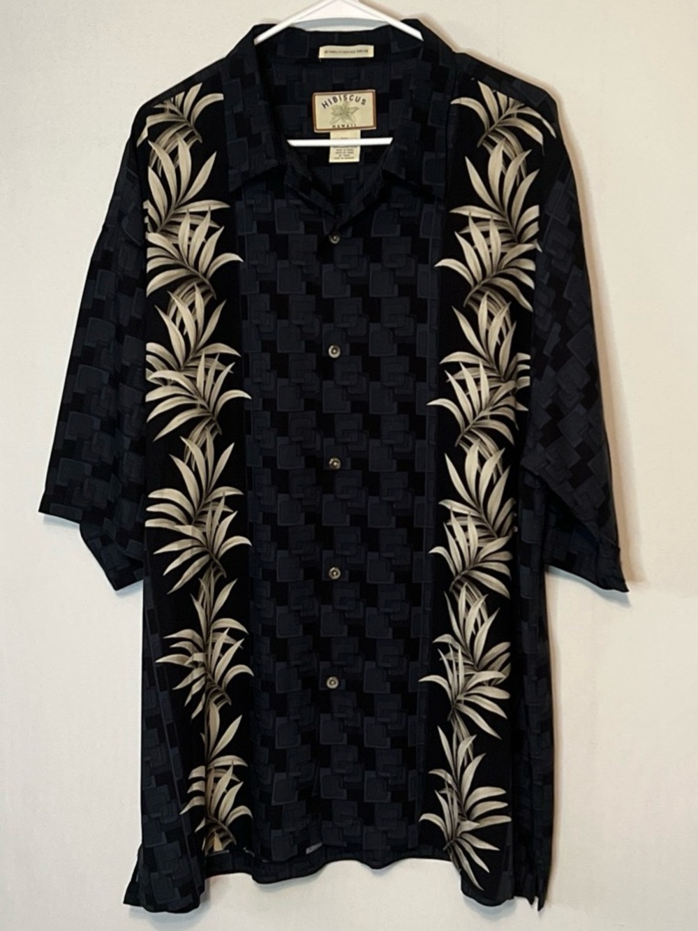 Hibiscus Hawaii Men's Size XXL Tropical Hawaiian Shirt 100% Rayon.